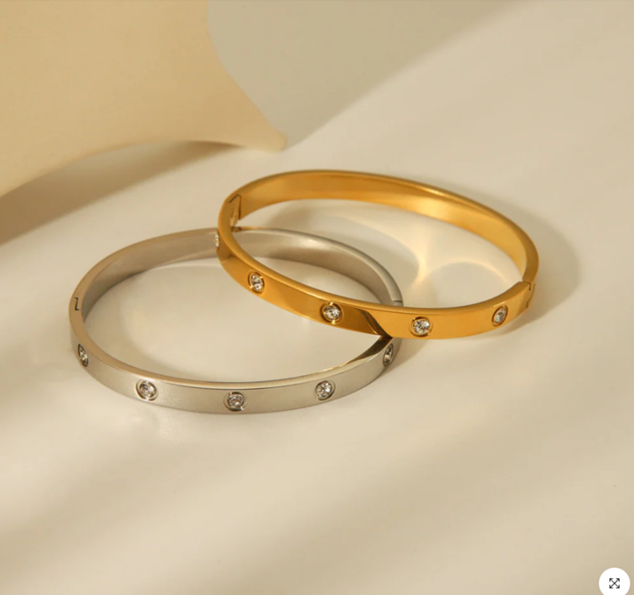 Simply Classic Bangle