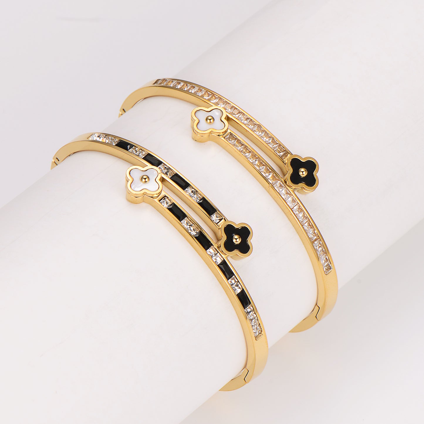 Elegant Flowers Bangle